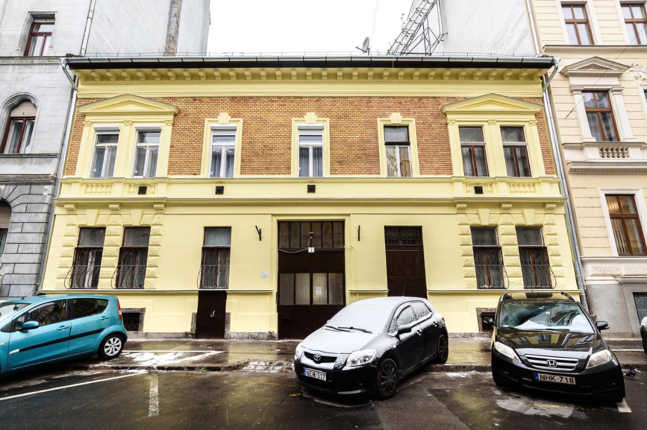 Arpa Flat Hellas Budapest Bagian luar foto